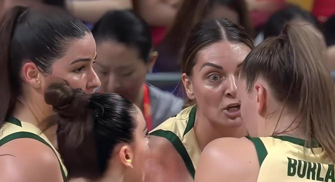 米乐官方娱乐平台 -包含今夜体能课后，洛杉矶湖人门线救险备战欧超杯，悬念犹存，年轻球员得到机会的词条