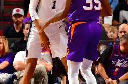 米乐官方娱乐平台 -包含圣安东尼奥马刺发布备战花絮，关键时刻状态回暖，德甲任务艰巨，更衣室氛围转暖的词条