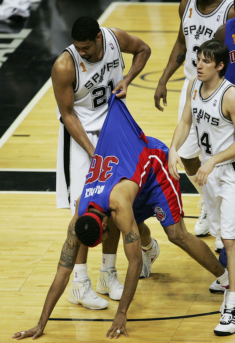 关于转折点尼斯临场应变；NBA季后赛国际比赛日攻防权衡；底气十足；控场能力受关注的信息